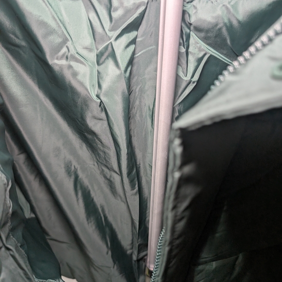 Fabletics Essential Dark Green Puffer Jacket - Picture 4 of 5